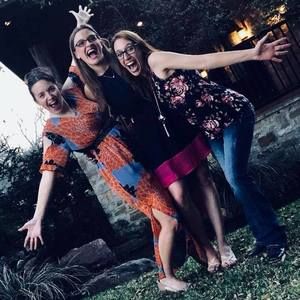 Meet your Posher, Leslie